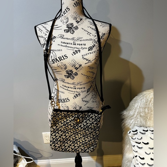 Tommy Hilfiger Handbags - Tommy Hilfiger Black and Cream Crossbody Bag